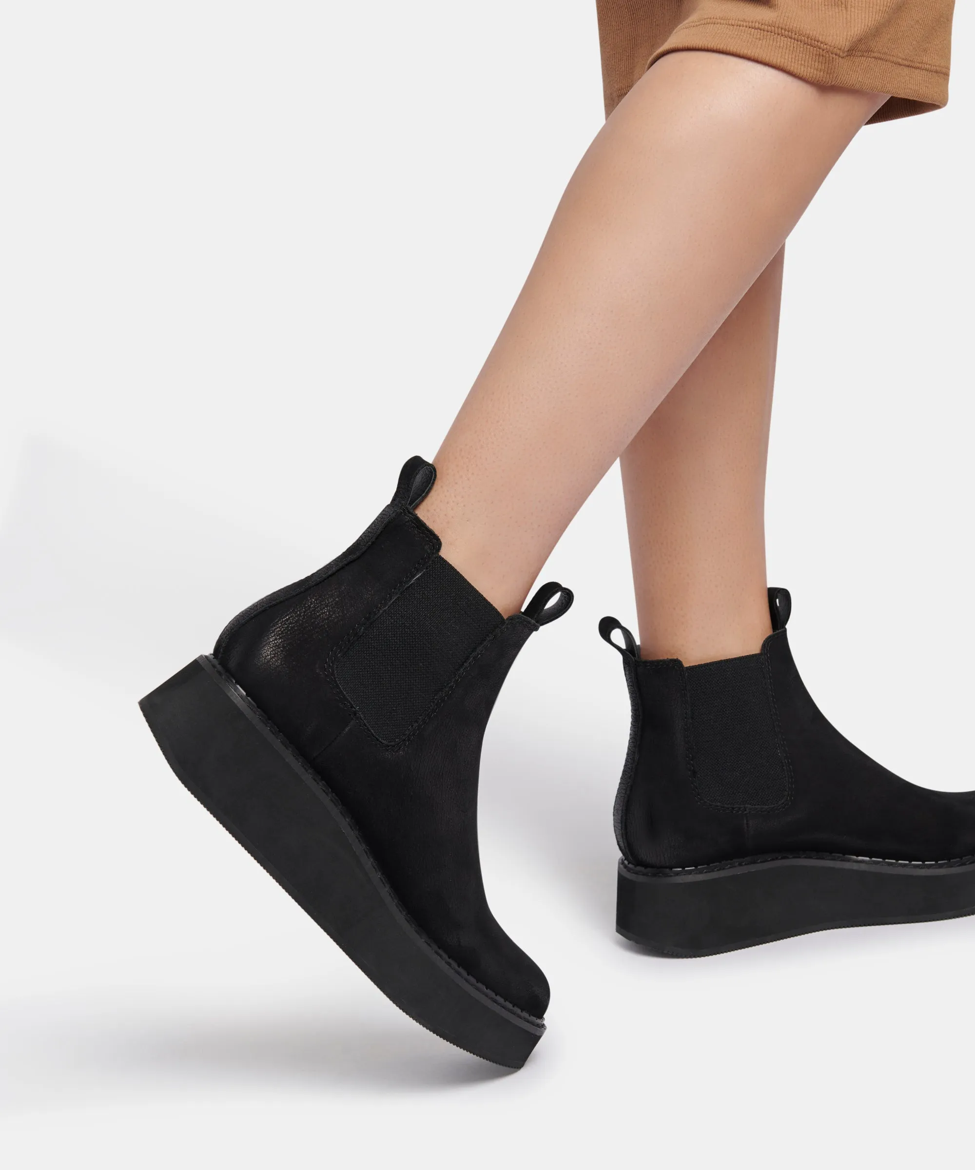 ARLETE BOOTIES BLACK NUBUCK re:vita