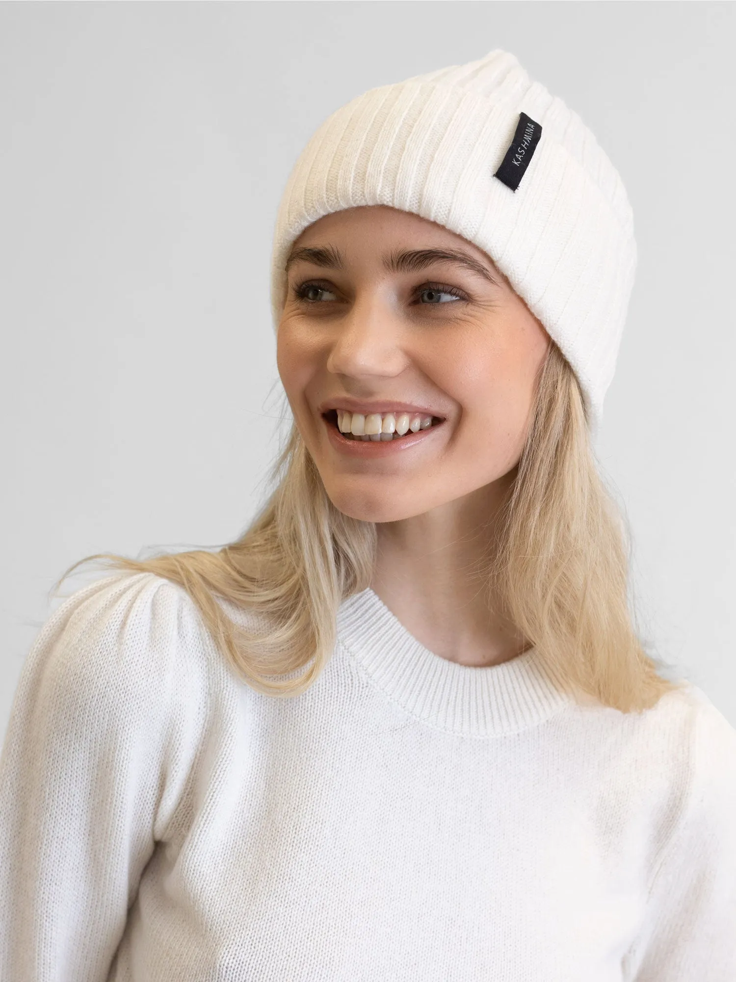 Cashmere beanie "Oda" - white