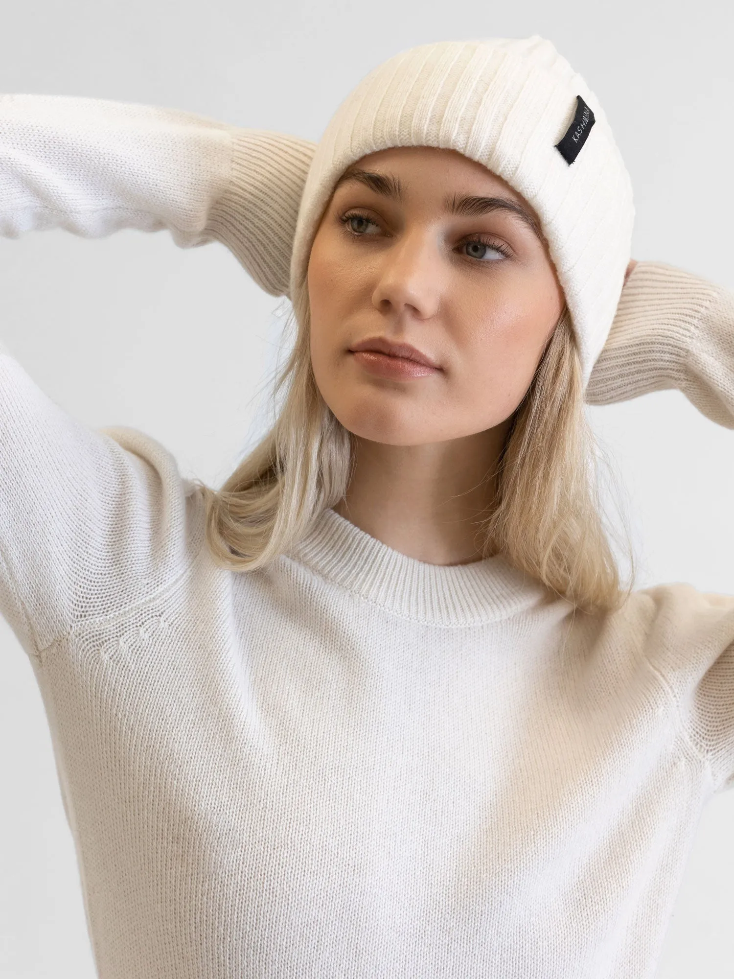 Cashmere beanie "Oda" - white