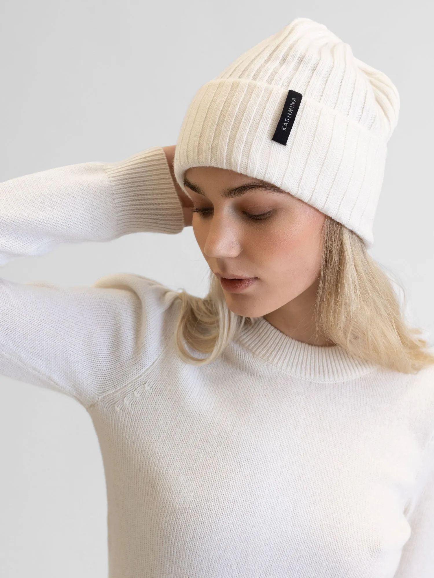 Cashmere beanie "Oda" - white