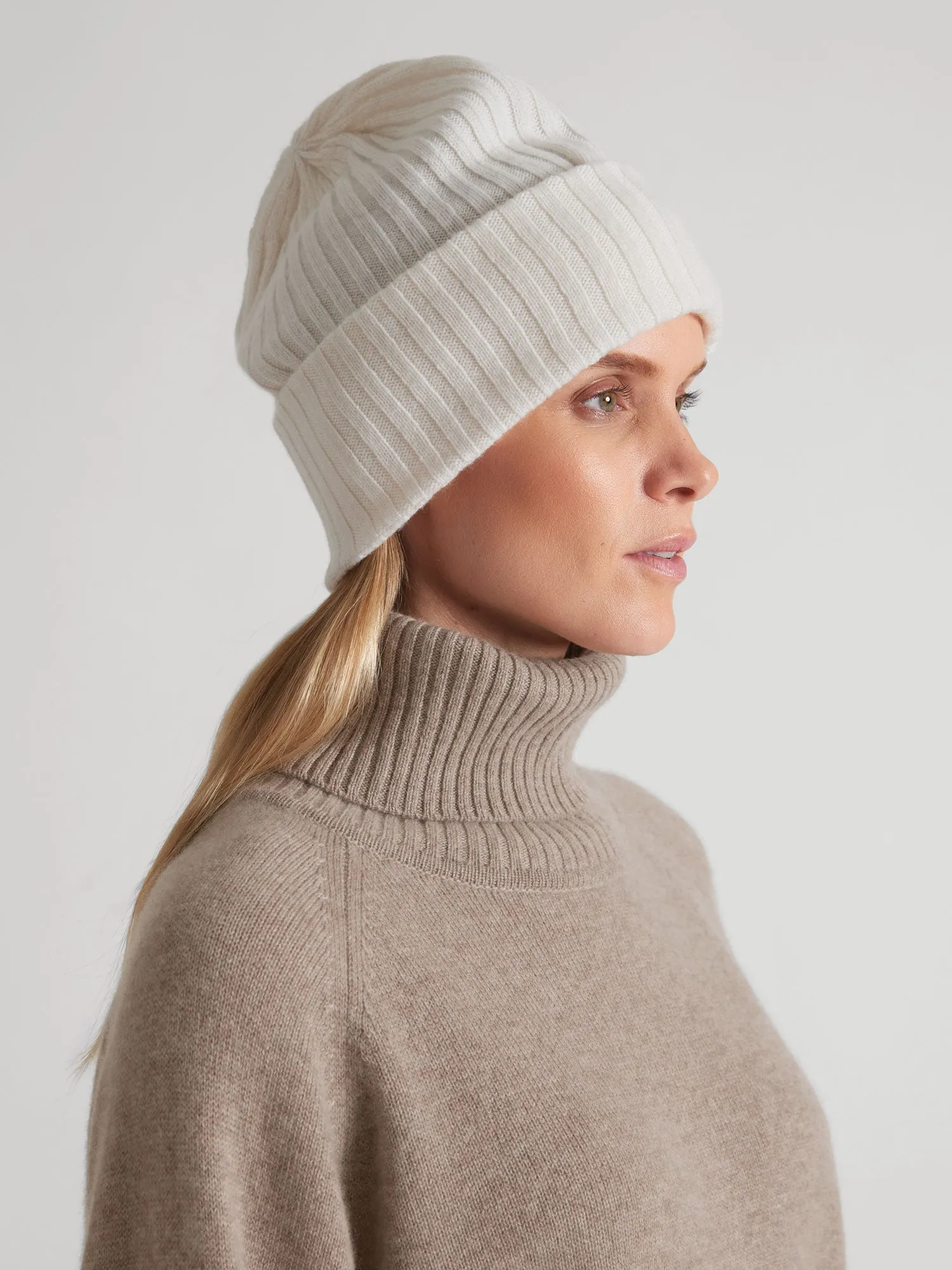 Cashmere beanie "Oda" - white