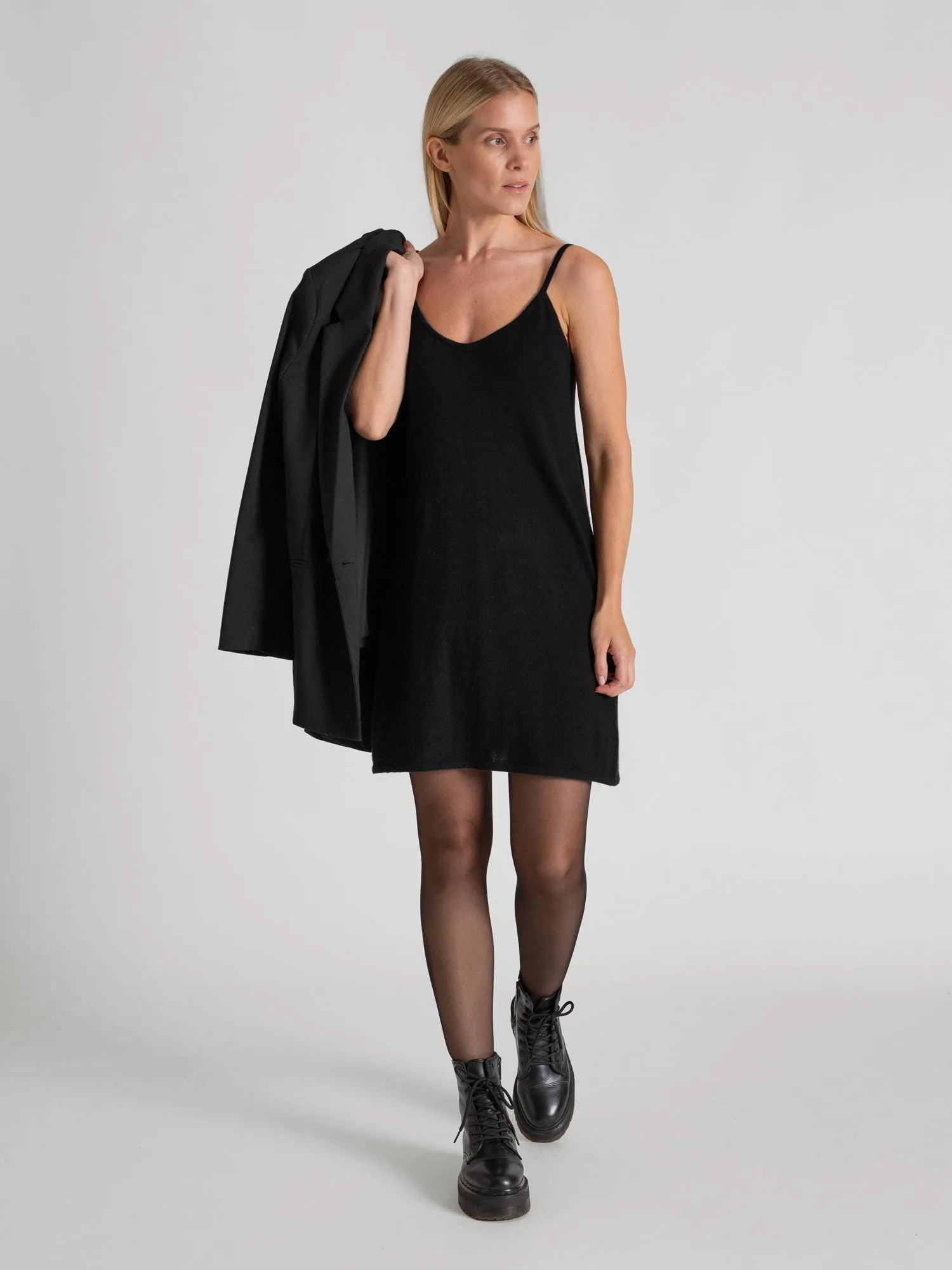 Cashmere dress "Effortless" - black