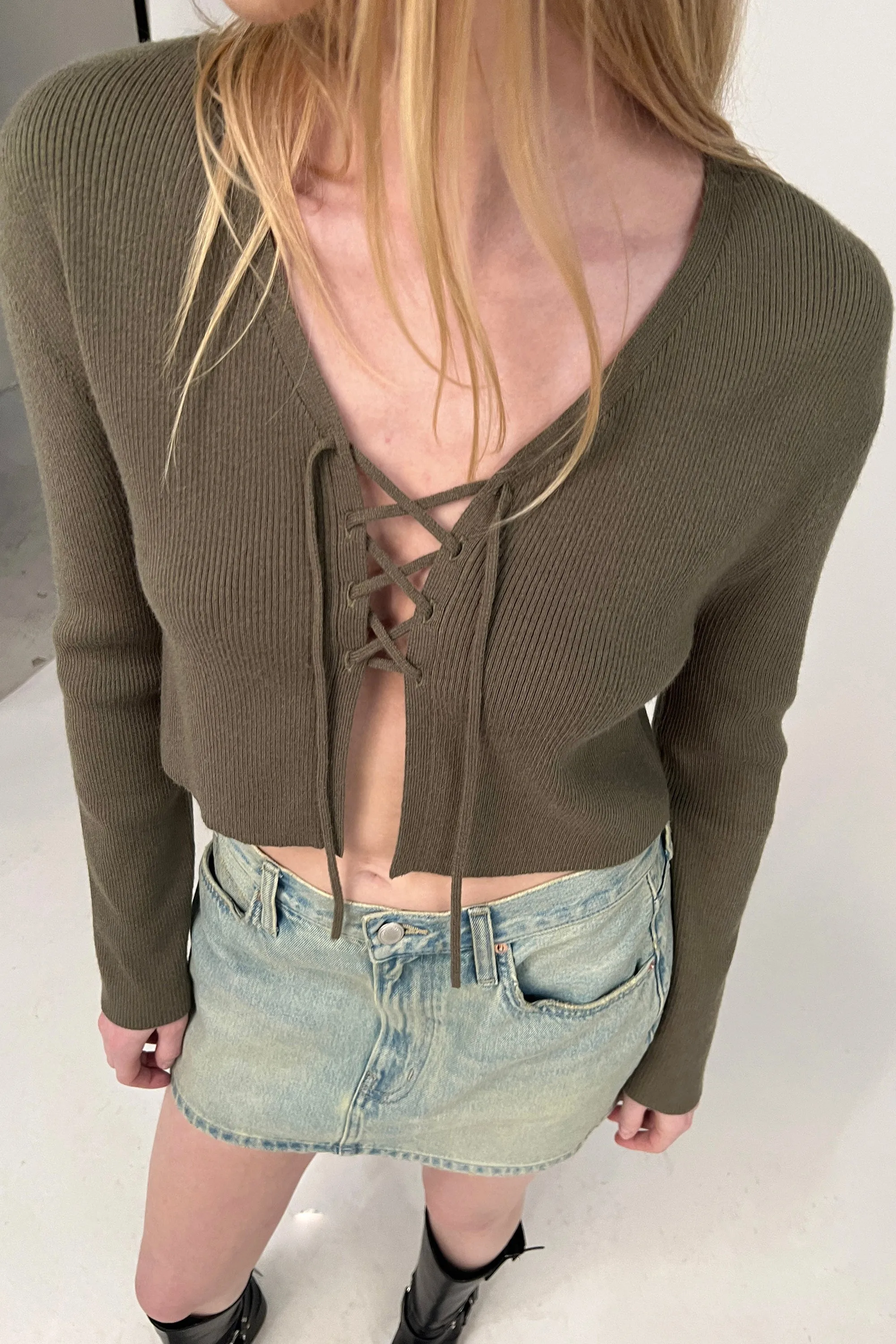 CROPPED LACE-UP CARDIGAN