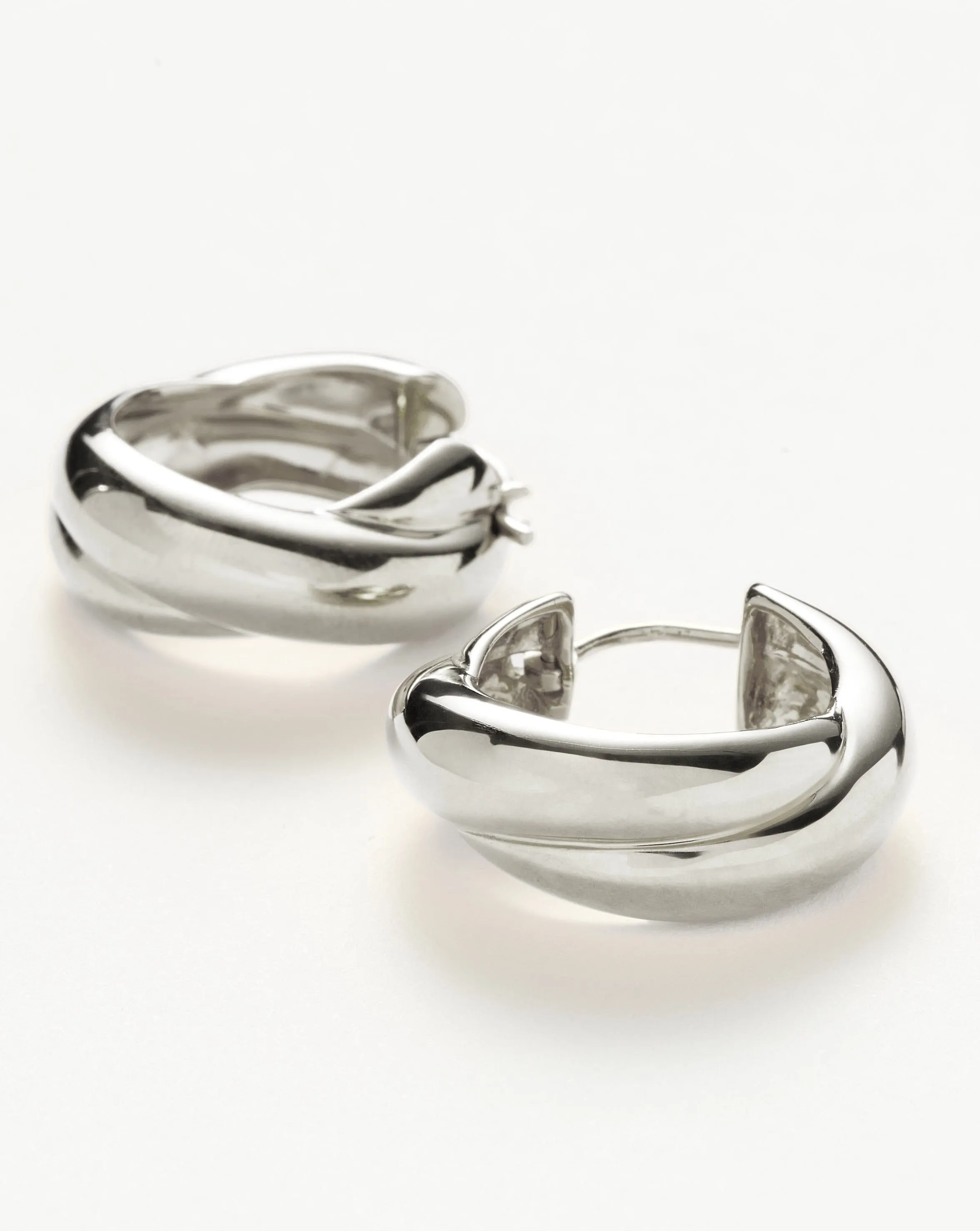 Lucy Williams Chunky Medium Entwine Hoop Earrings | Silver Plated