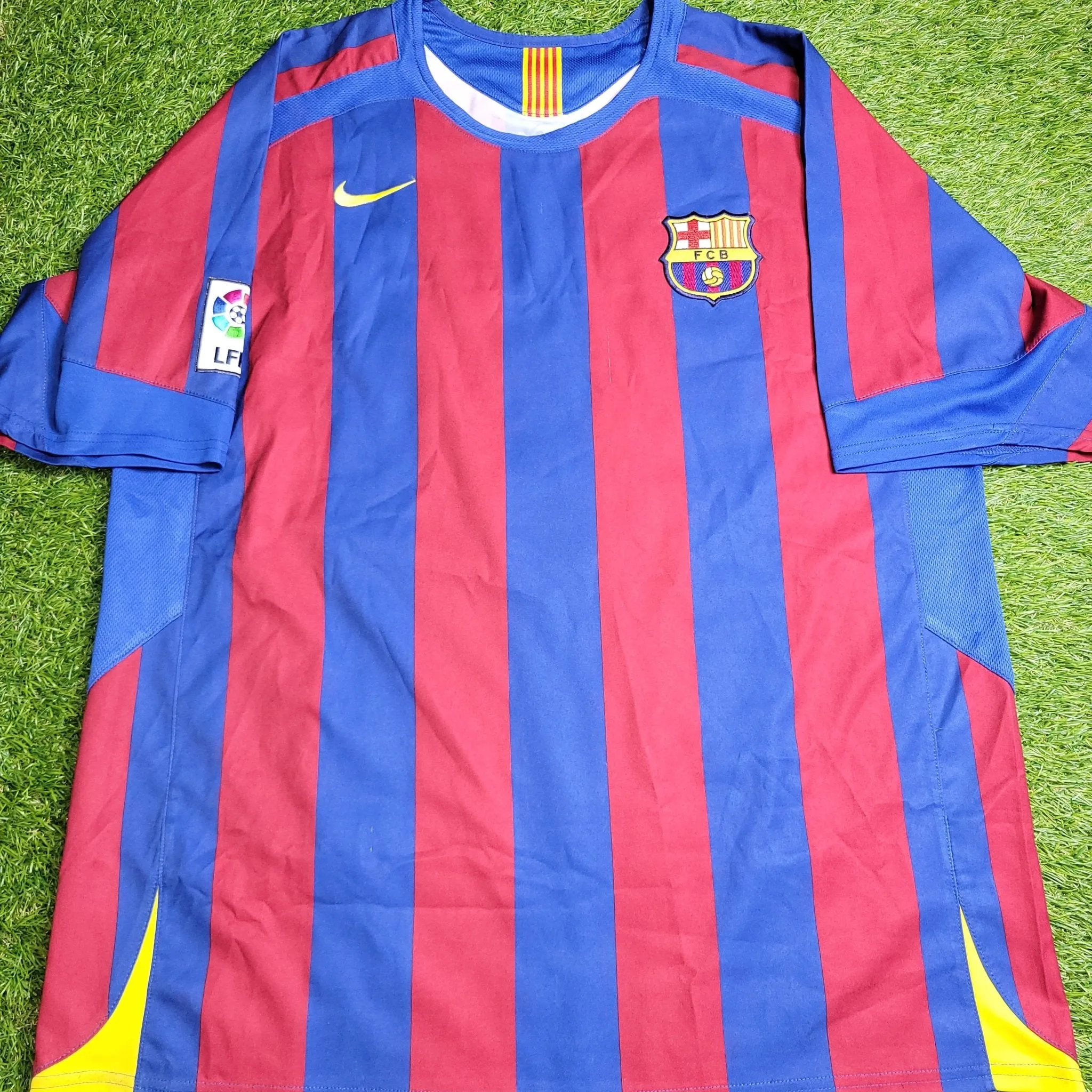 Messi Barcelona 2005 2006 Home Soccer Jersey Shirt L SKU# 195970