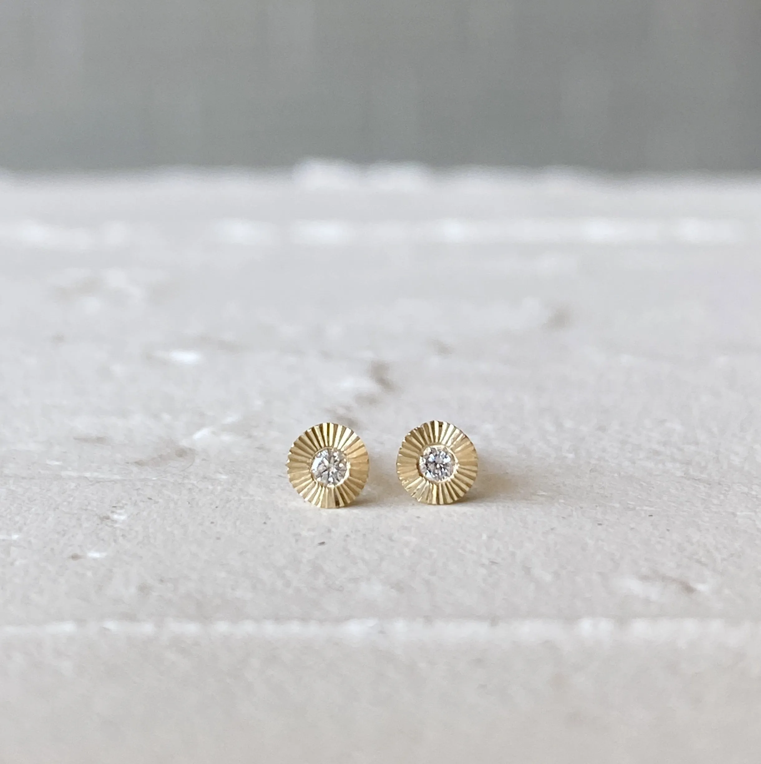 Micro Aurora Diamond Stud Earring in Yellow Gold