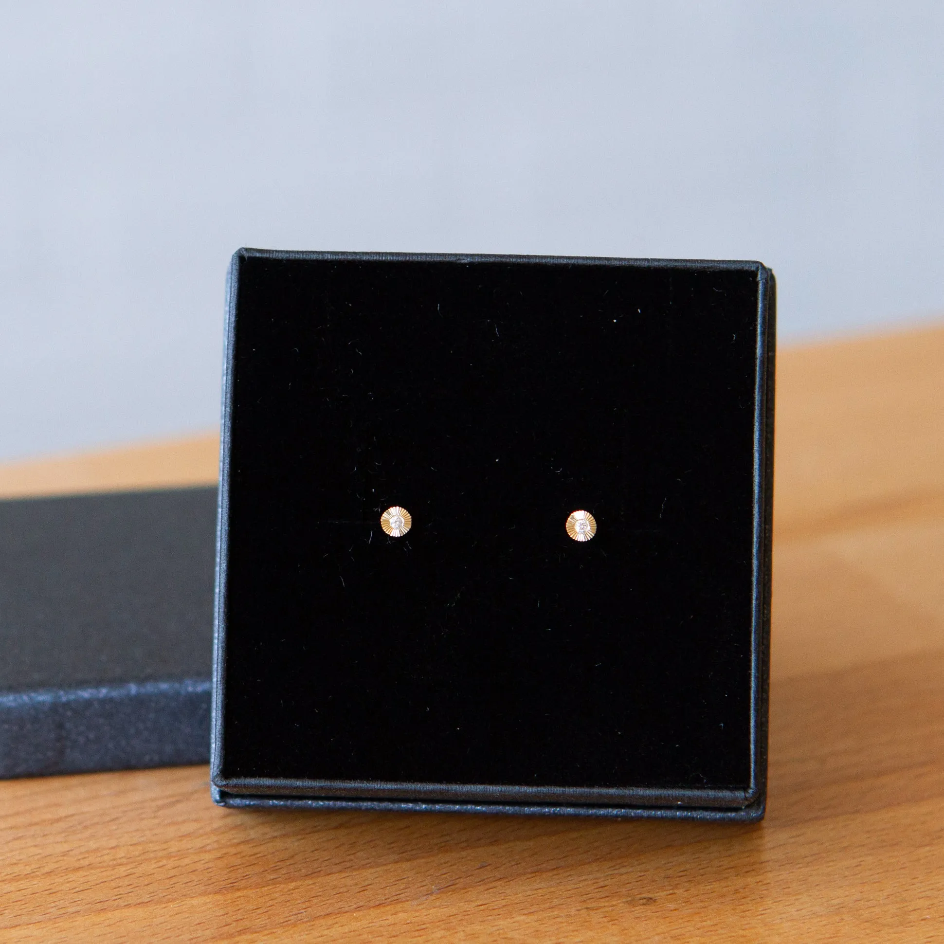 Micro Aurora Diamond Stud Earring in Yellow Gold