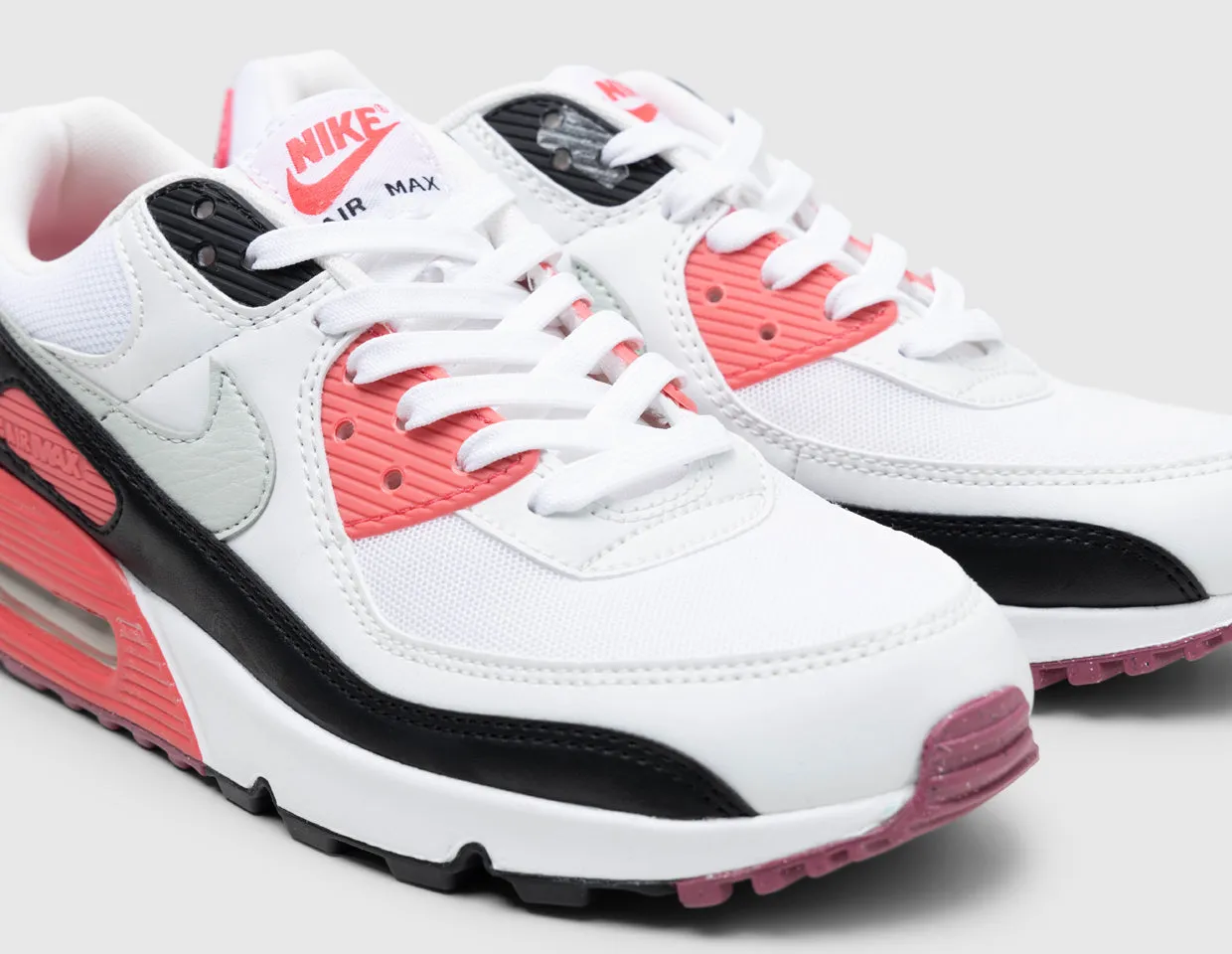 Nike Women's Air Max 90 White / Light Silver - Easter Pink