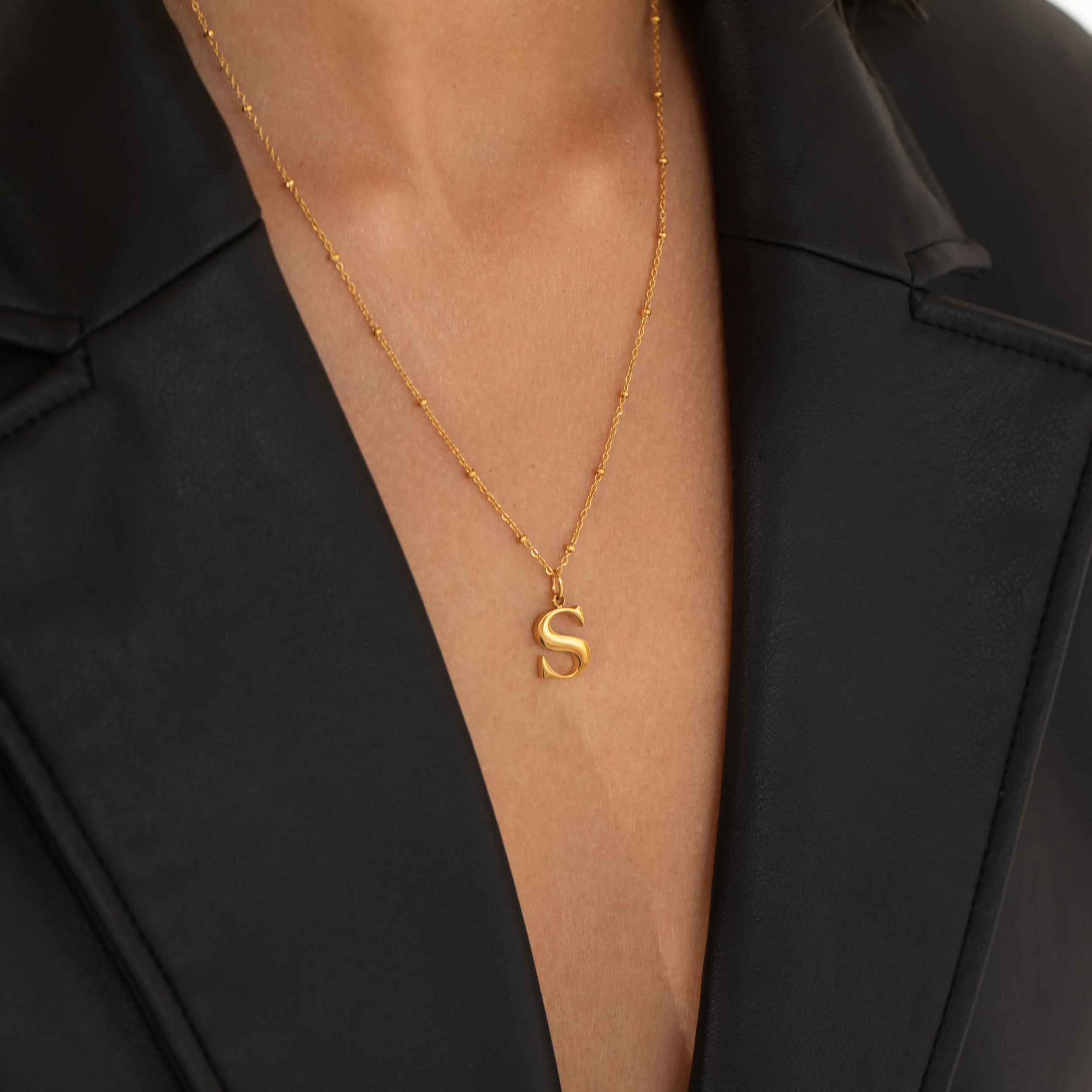 W Initial Pendant Necklace In Gold